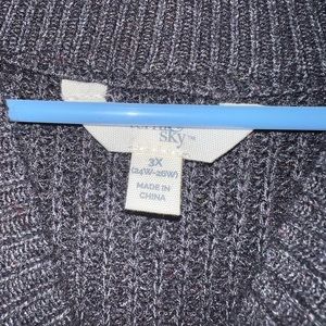 Grey 3x sweater. Terra and sky brand.